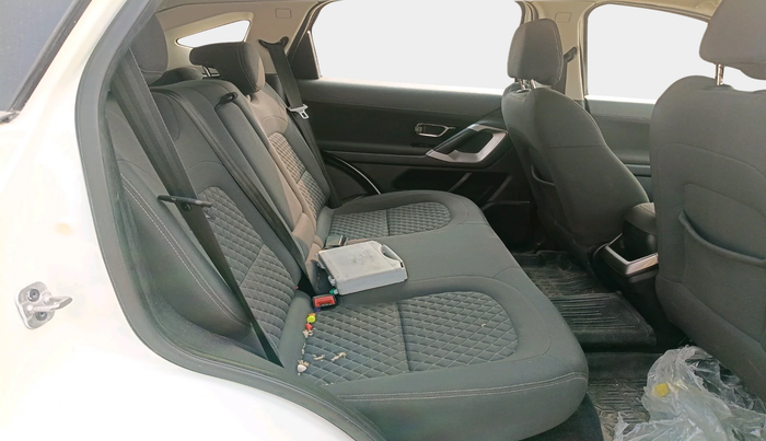 2019 Tata Harrier XT 2.0L KRYOTEC, Diesel, Manual, 56,413 km, interior