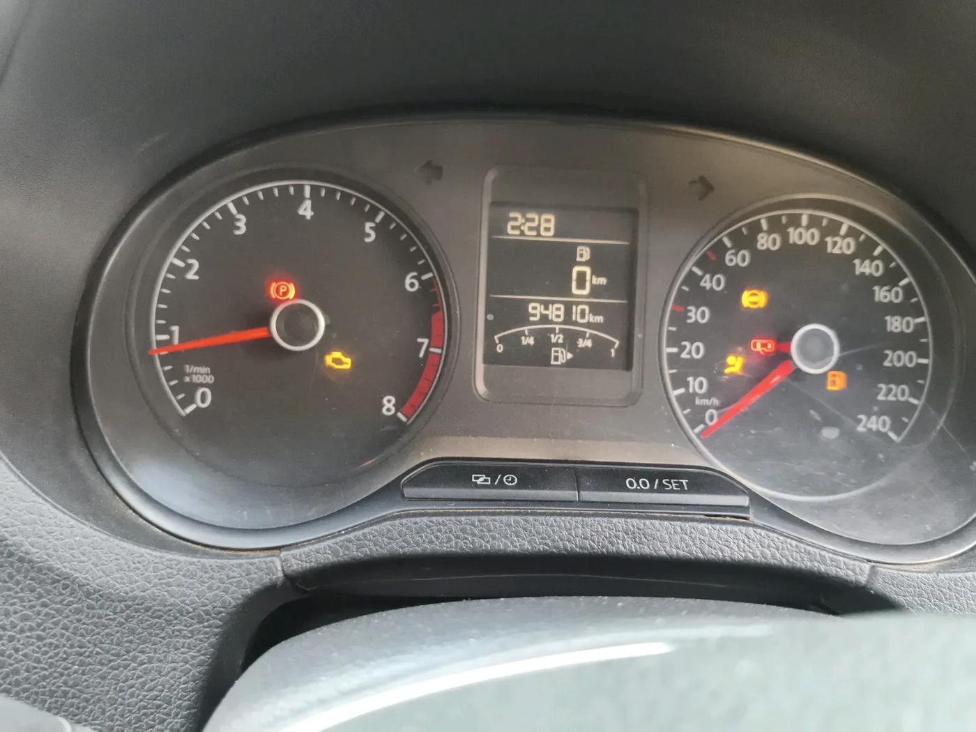 2017 Volkswagen Ameo HIGHLINE1.2L, Petrol, Manual, 98,000 km, interior