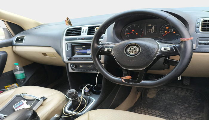 2017 Volkswagen Ameo HIGHLINE1.2L, Petrol, Manual, 94,810 km, interior