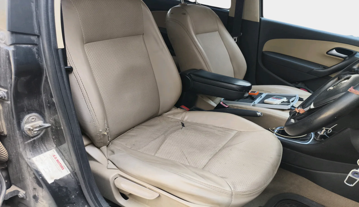 2017 Volkswagen Ameo HIGHLINE1.2L, Petrol, Manual, 94,810 km, interior