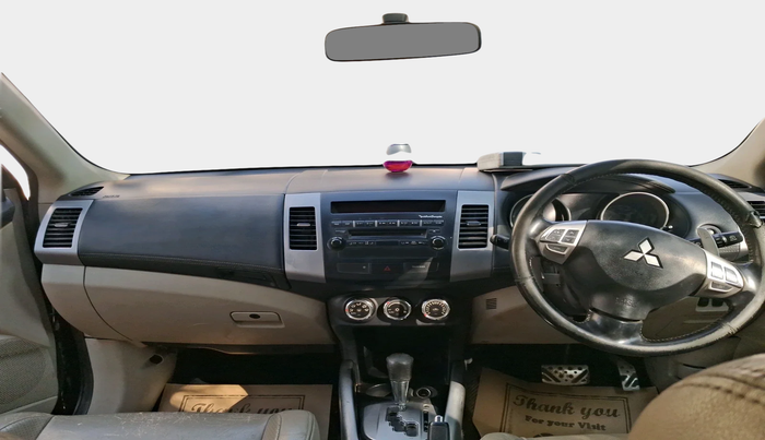 2011 Mitsubishi Outlander 2.4 MIVEC, Petrol, Automatic, 91,511 km, interior