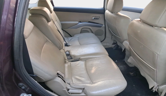 2011 Mitsubishi Outlander 2.4 MIVEC, Petrol, Automatic, 91,511 km, interior