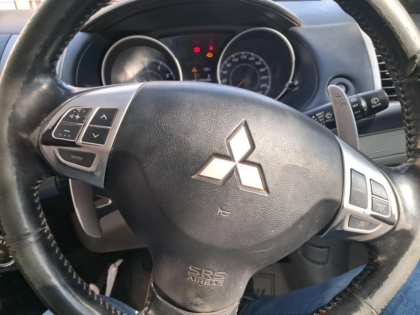 2011 Mitsubishi Outlander 2.4 MIVEC, Petrol, Automatic, 91,511 km, interior