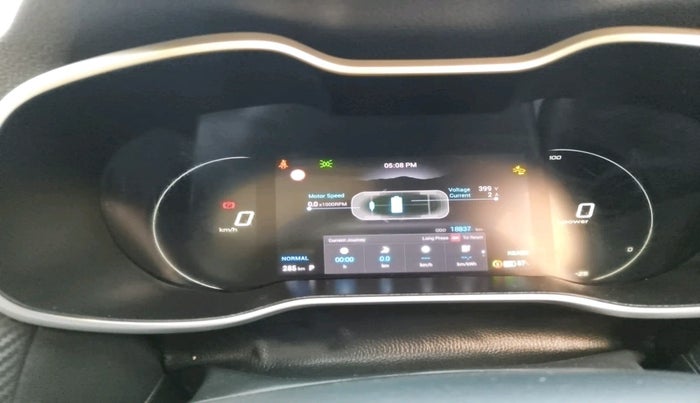 2024 MG ZS EV Essence, Electric, Automatic, 18,837 km, interior