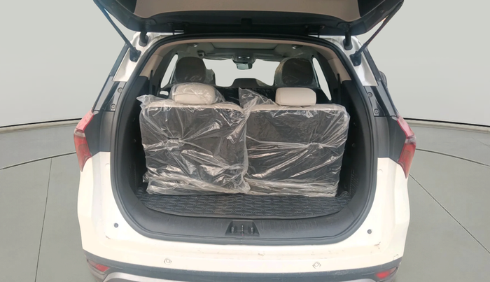 2024 Mahindra XUV700 AX 7 LUXURY P AT 7 STR, Petrol, Automatic, 5,207 km, exterior