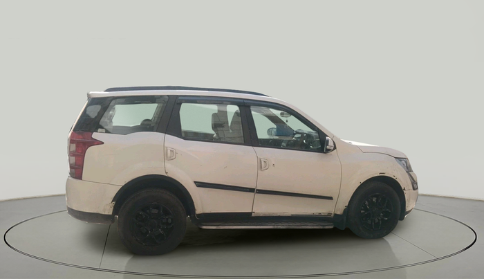 2017 Mahindra XUV500 W6 1.99, Diesel, Manual, 92,187 km, exterior