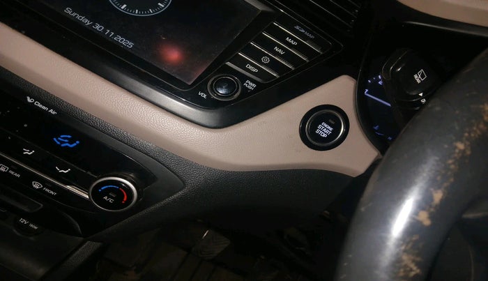 2016 Hyundai Elite i20 ASTA 1.2 (O), Petrol, Manual, 80,990 km, interior