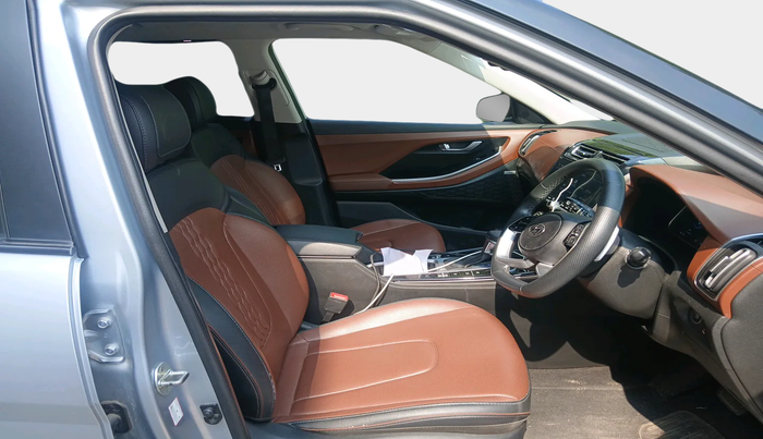 2022 Hyundai ALCAZAR 2.0 SIGNATURE (O) AT 6STR, Petrol, Automatic, 27,610 km, interior
