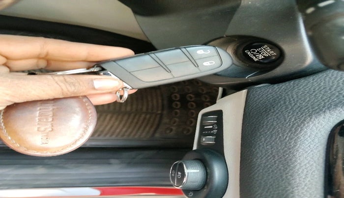 2018 Jeep Compass LIMITED (O) 2.0 DIESEL 4X4, Diesel, Manual, 1,14,704 km, interior