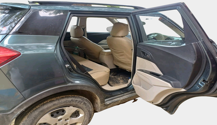 2019 Mahindra XUV300 W6 1.2 PETROL, Petrol, Manual, 20,433 km, interior