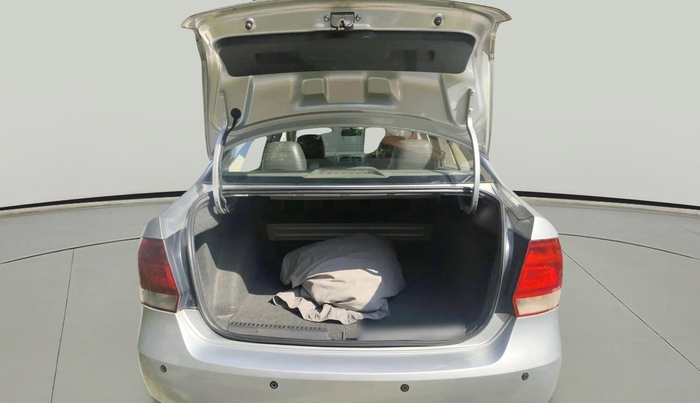 2011 Volkswagen Vento TRENDLINE 1.6, Petrol, Manual, 72,026 km, exterior