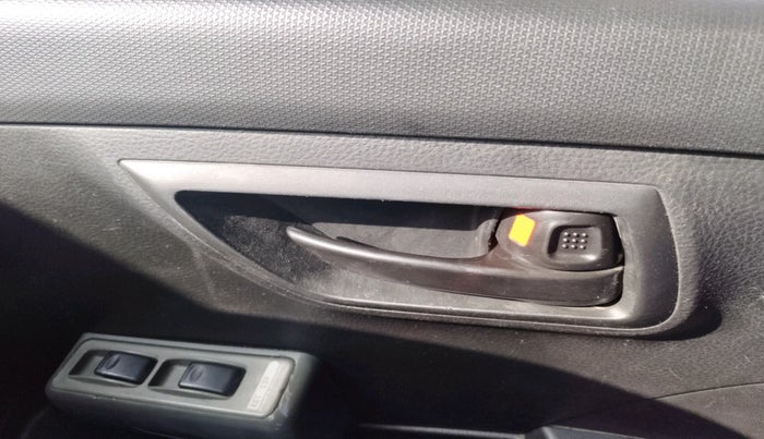 2012 Maruti Swift LXI, Petrol, Manual, 96,350 km, interior