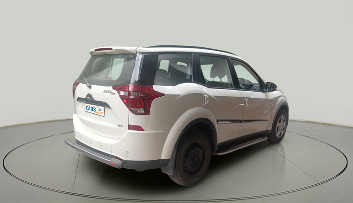 2021 Mahindra XUV500 W7, Diesel, Manual, 65,873 km, exterior