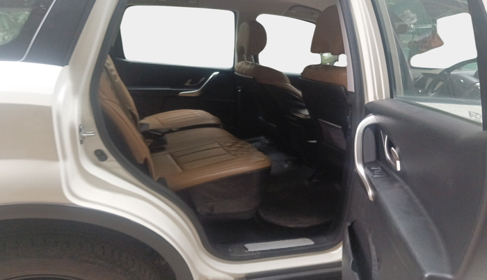 2021 Mahindra XUV500 W7, Diesel, Manual, 65,873 km, interior