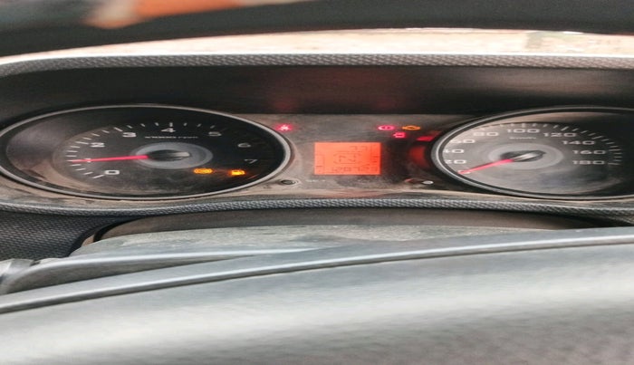 2017 Mahindra TUV300 T6, Diesel, Manual, 1,28,723 km, interior