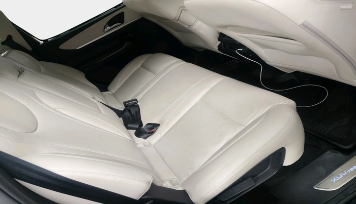 2024 Mahindra XUV700 AX 7 LUXURY P AT 7 STR, Petrol, Automatic, 17,013 km, interior