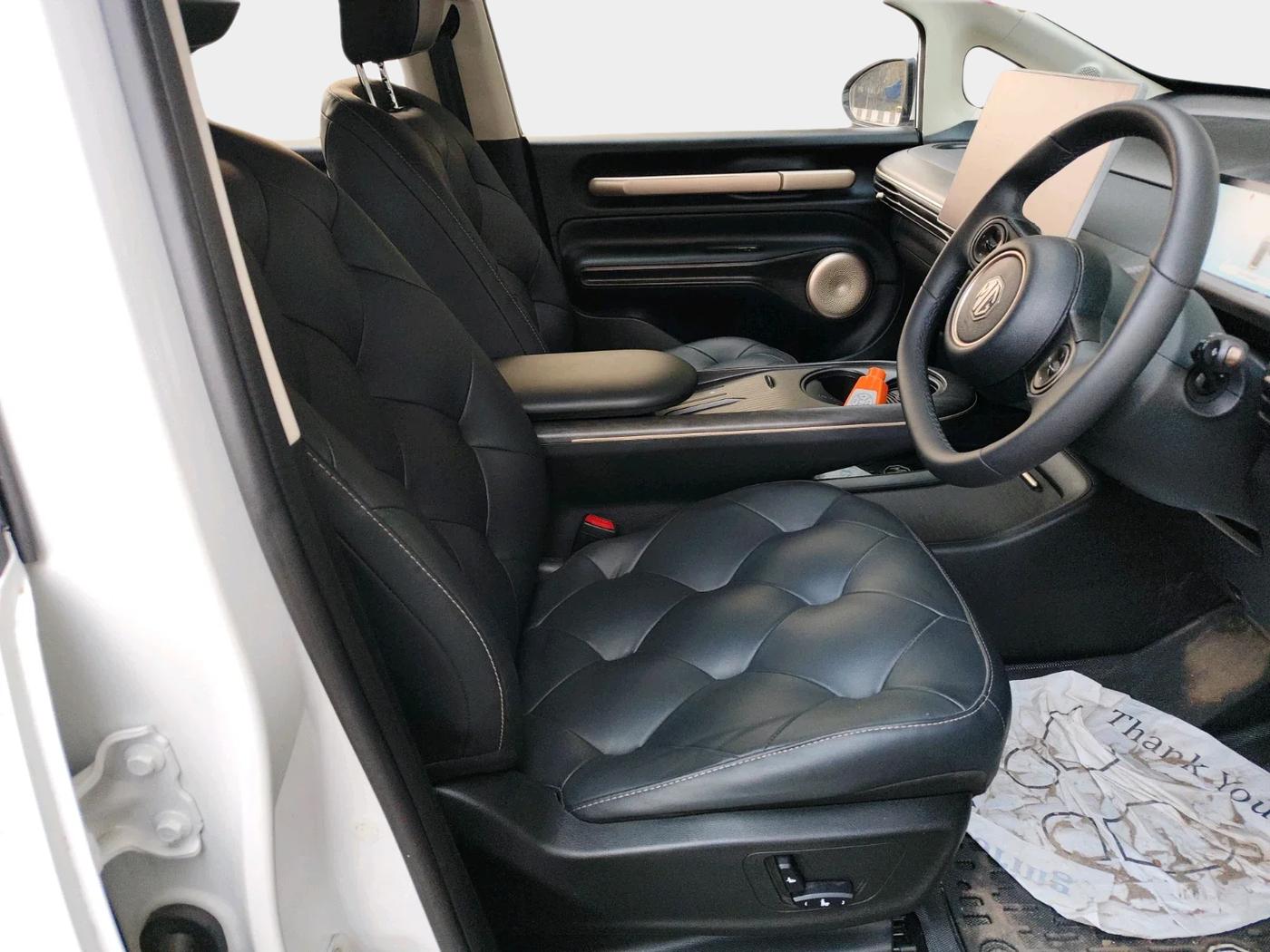 2025 MG Windsor EV Exclusive, Electric, Automatic, 4,441 km, interior