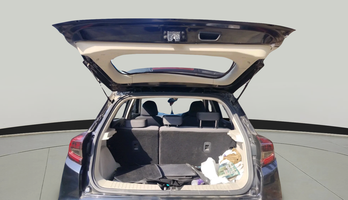 2021 Mahindra XUV300 W8 1.2 PETROL, Petrol, Manual, 77,446 km, exterior