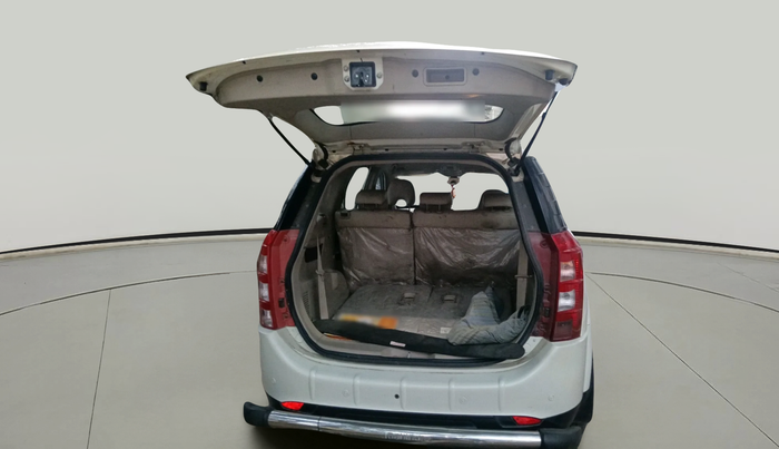 2016 Mahindra XUV500 W6 1.99, Diesel, Manual, 60,370 km, exterior