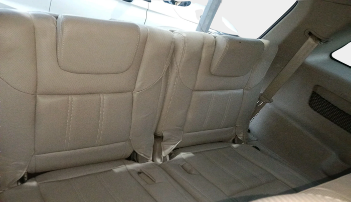 2016 Mahindra XUV500 W6 1.99, Diesel, Manual, 60,370 km, interior