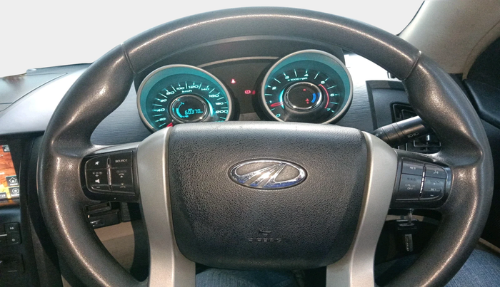 2016 Mahindra XUV500 W6 1.99, Diesel, Manual, 60,370 km, interior