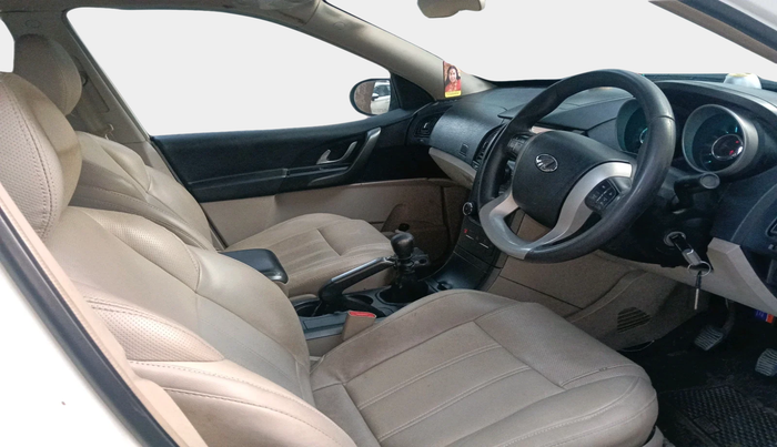 2016 Mahindra XUV500 W6 1.99, Diesel, Manual, 60,370 km, interior