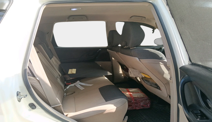 2017 Mahindra XUV500 W4 1.99, Diesel, Manual, 63,778 km, interior