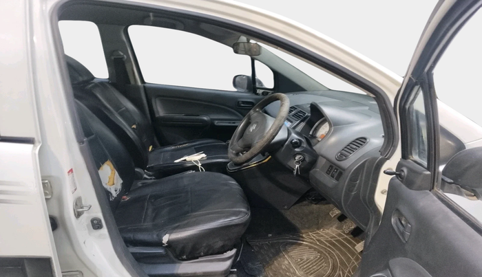 2011 Maruti Ritz LXI, Petrol, Manual, 1,22,585 km, interior