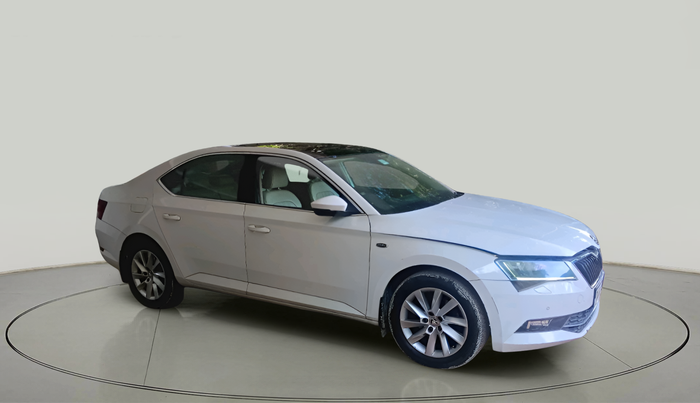 2016 Skoda Superb L&K 1.8 TSI AT, Petrol, Automatic, 1,47,655 km, exterior