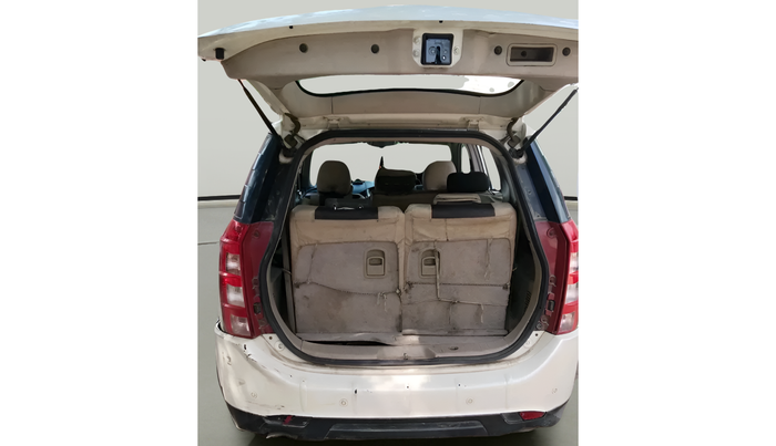 2017 Mahindra XUV500 W6 1.99, Diesel, Manual, 1,52,207 km, exterior