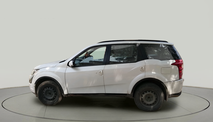 2017 Mahindra XUV500 W6 1.99, Diesel, Manual, 1,52,207 km, exterior