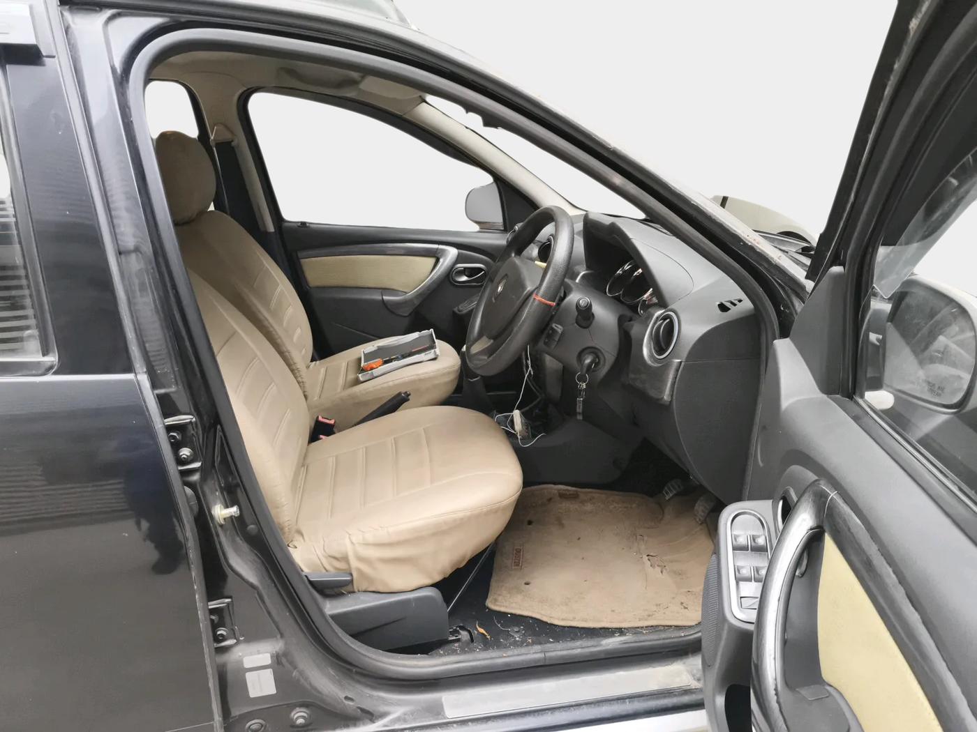 2015 Renault Duster RXL PETROL, Petrol, Manual, 54,029 km, interior