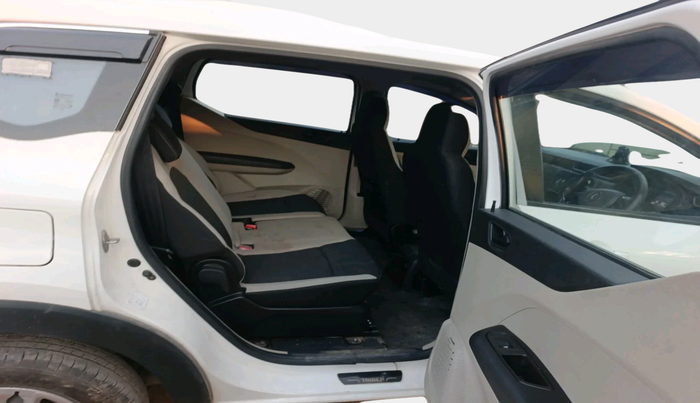 2024 Renault TRIBER RXT, Petrol, Manual, 9,204 km, interior