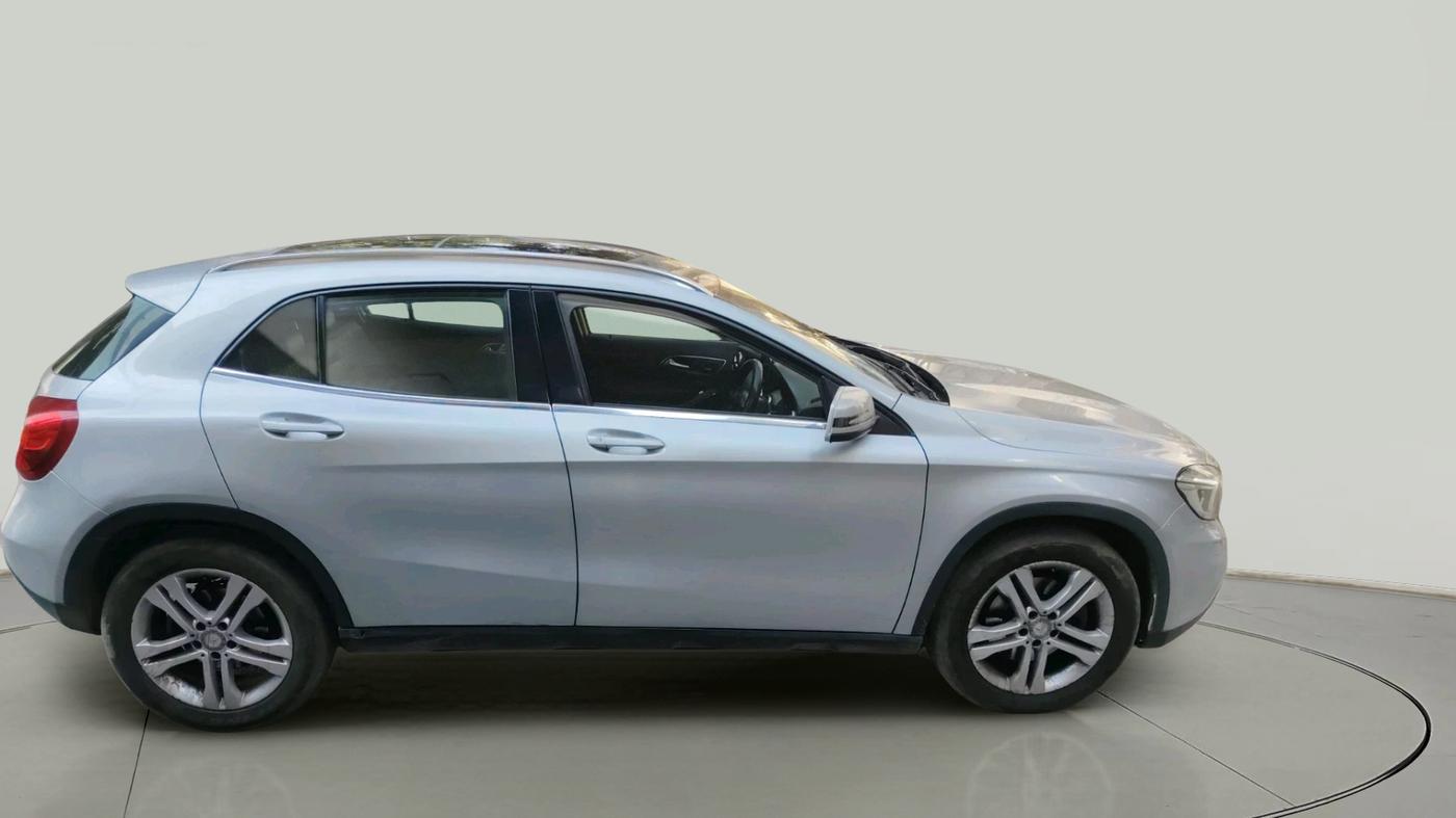2015 Mercedes Benz GLA Class 200 STYLE , Petrol, Automatic, 1,07,783 km, exterior