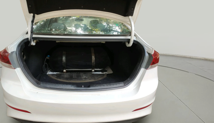 2016 Hyundai New Elantra 2.0 SX (O) MT, Petrol, Manual, 63,254 km, exterior