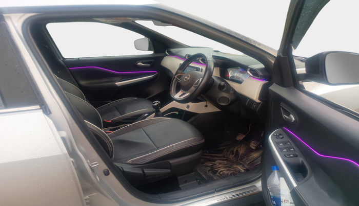 2022 Nissan MAGNITE XV MT, Petrol, Manual, 47,364 km, interior