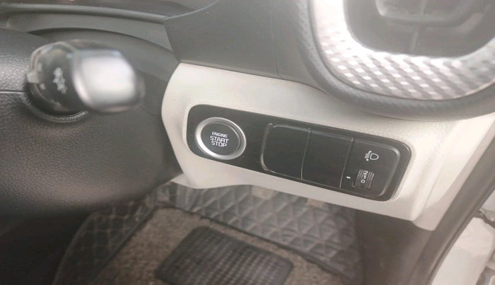 2020 KIA SONET HTX 1.0 IMT, Petrol, Manual, 23,610 km, interior