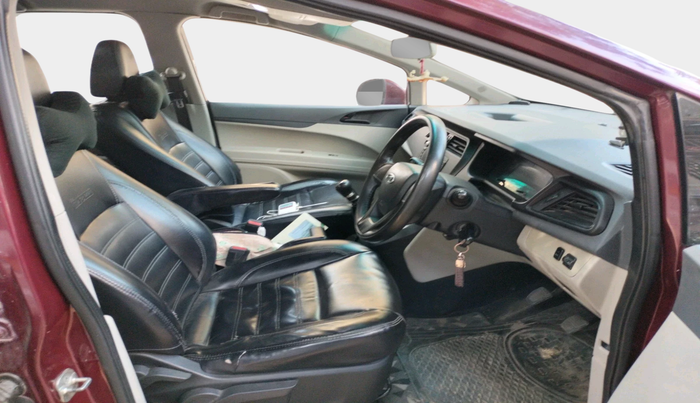 2018 Mahindra MARAZZO M4 7 STR, Diesel, Manual, 95,129 km, interior