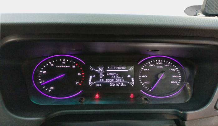 2018 Mahindra MARAZZO M4 7 STR, Diesel, Manual, 95,129 km, interior