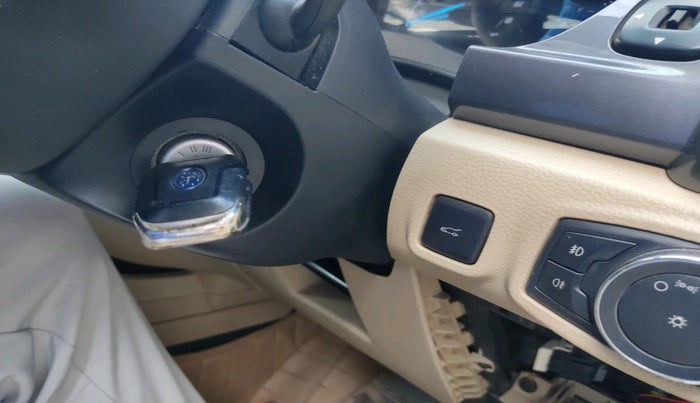2017 Ford Endeavour TITANIUM 3.2 4X4 AT, Diesel, Automatic, 1,32,340 km, interior