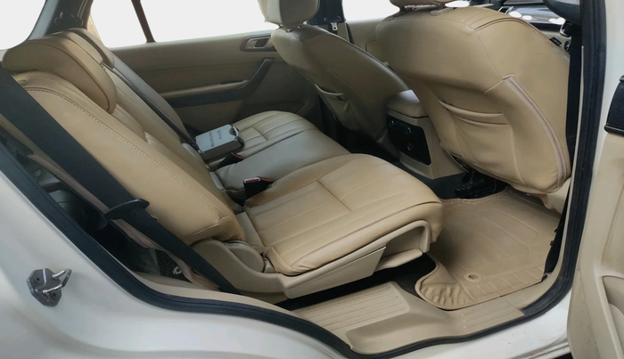 2017 Ford Endeavour TITANIUM 3.2 4X4 AT, Diesel, Automatic, 1,32,340 km, interior