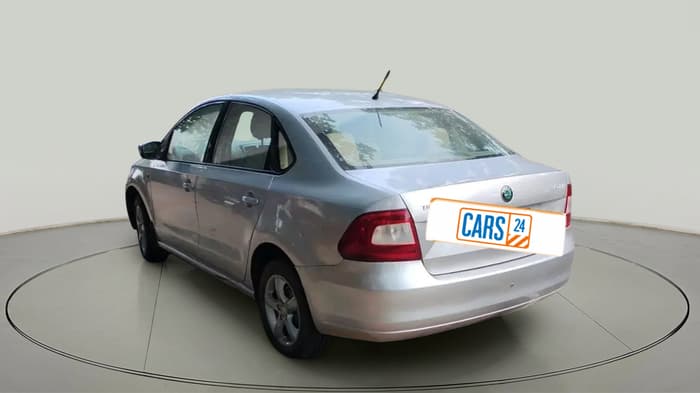 2013 Skoda Rapid ELEGANCE 1.6 TDI CR MT, Diesel, Manual, 1,78,000 km, exterior