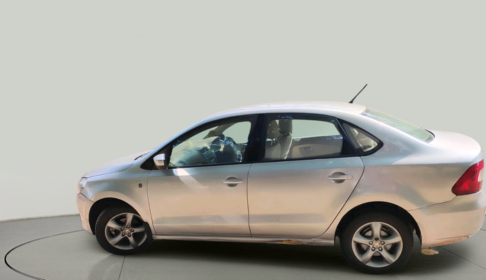 2013 Skoda Rapid ELEGANCE 1.6 TDI CR MT, Diesel, Manual, 1,77,508 km, exterior