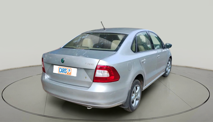 2013 Skoda Rapid ELEGANCE 1.6 TDI CR MT, Diesel, Manual, 1,77,508 km, exterior