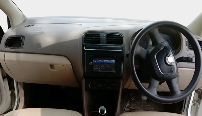 2013 Skoda Rapid ELEGANCE 1.6 TDI CR MT, Diesel, Manual, 1,77,508 km, interior