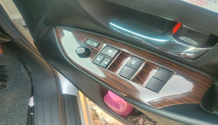 2022 Toyota Innova Crysta 2.4 GX AT 7 STR, Diesel, Automatic, 27,358 km, interior