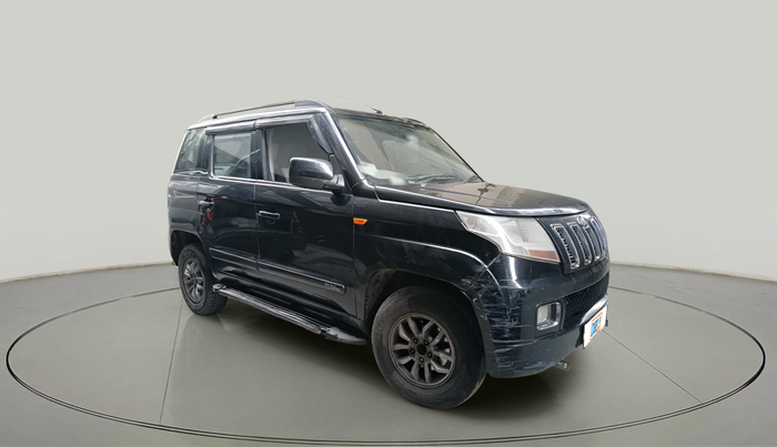 2016 Mahindra TUV300 T8, Diesel, Manual, 1,42,876 km, exterior