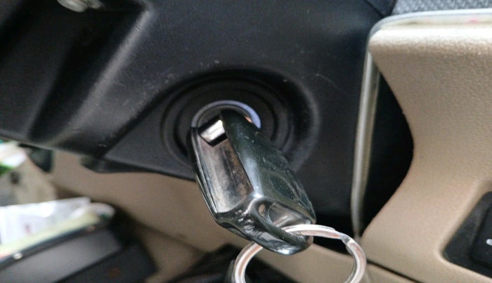 2016 Mahindra TUV300 T8, Diesel, Manual, 1,42,876 km, interior