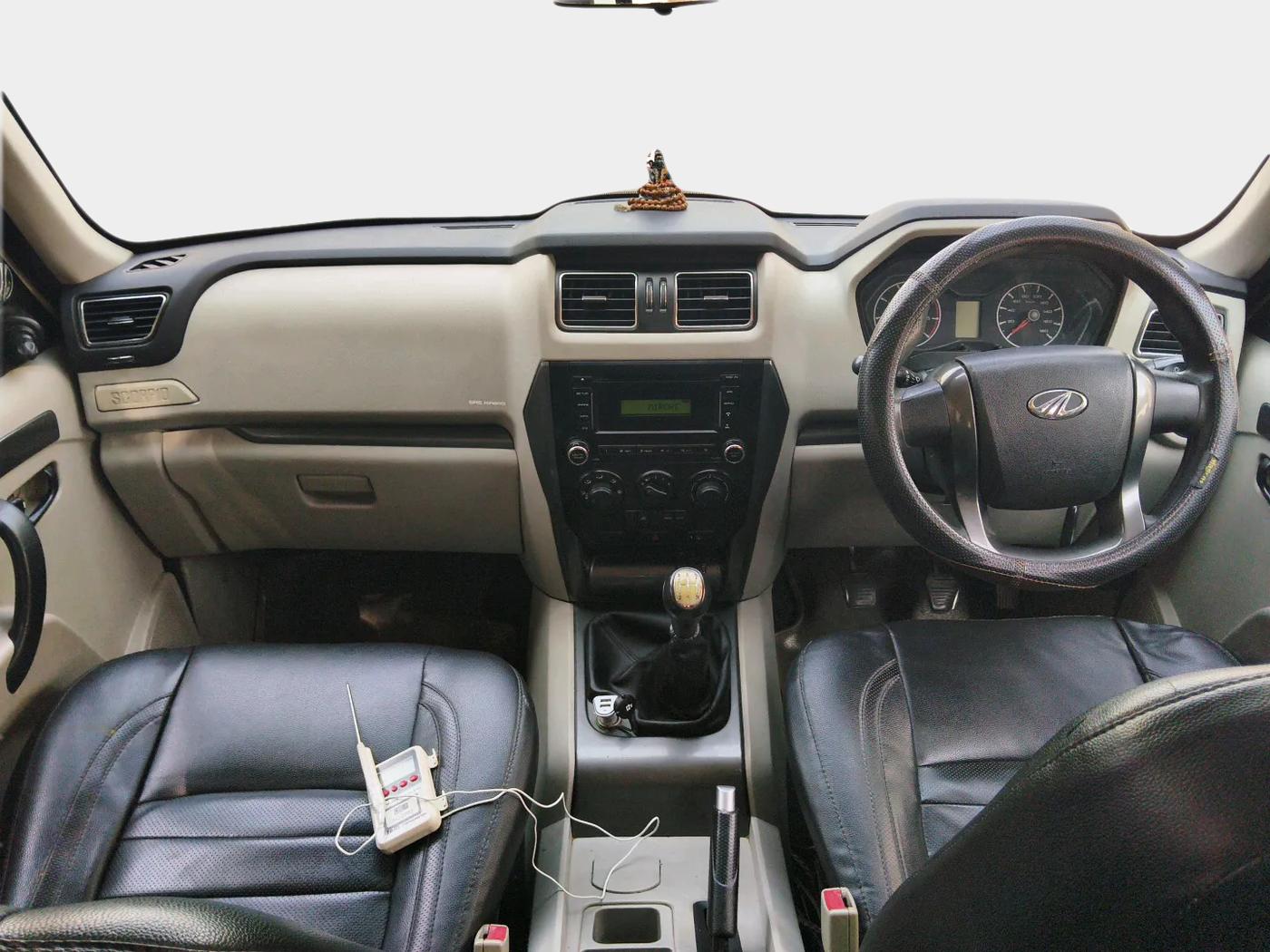2017 Mahindra Scorpio S6 PLUS 1.99, Diesel, Manual, 1,40,275 km, interior