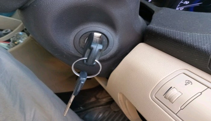 2012 Hyundai Verna FLUIDIC 1.6 VTVT SX, Petrol, Manual, 70,965 km, interior